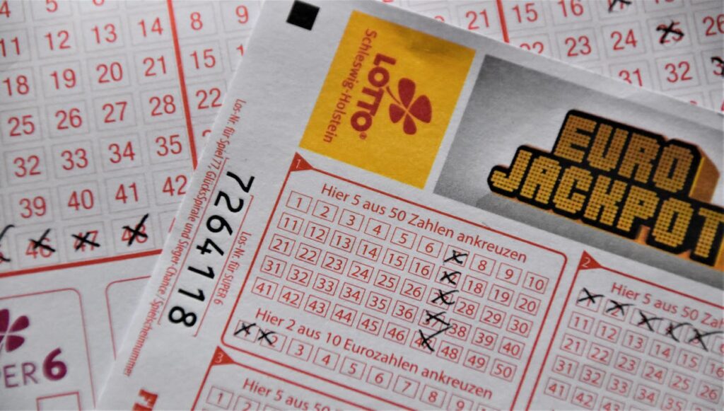 The Evolution of Online Lotteries From Desktop to Mobile Apps